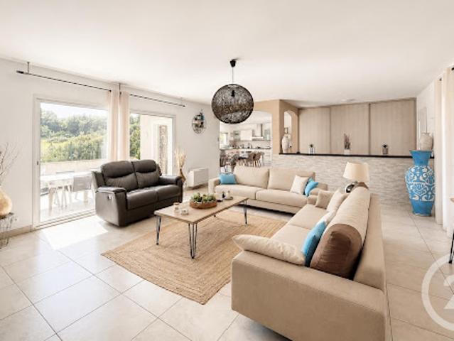 Villa avec jardin et terrasse