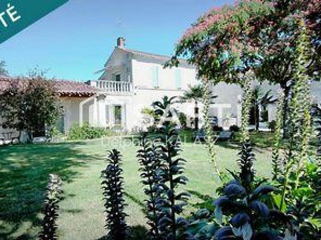Villa 8 chambres, Bourg Poitou 16200 DS103743454