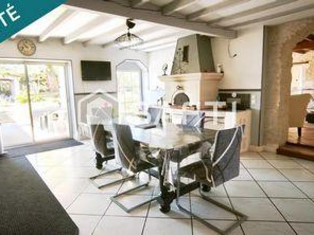 Villa 8 chambres, Bourg Poitou 16200 ES103743454