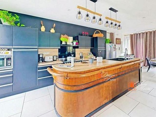 Villa 8 chambres, Brens Rhône 01300 ES101567944