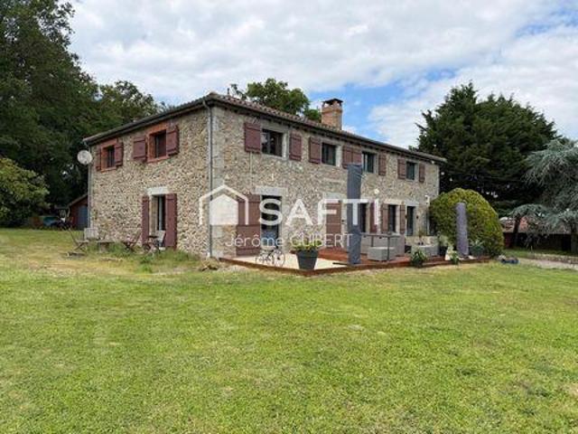 Villa 8 chambres, Bressuire Poitou 79300 DS102116389