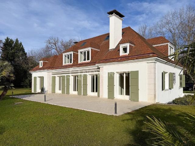 Villa 8 pièces 410m² Pau