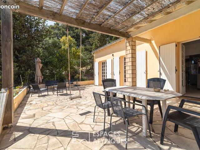 Villa 8 pièces 166 m²