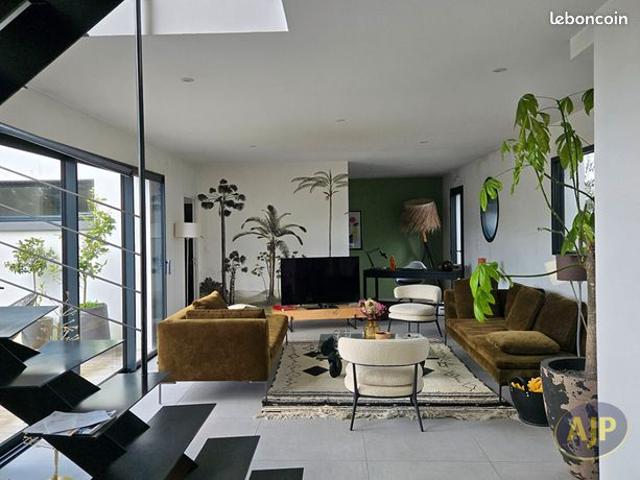 Villa 8 pièces 180 m²