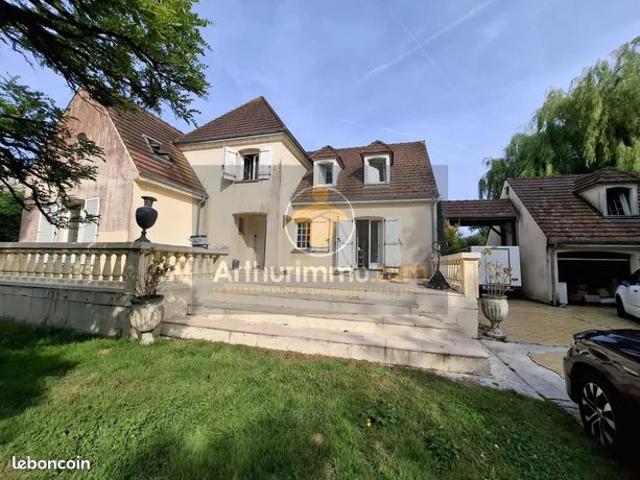 Villa 8 pièces 200 m²