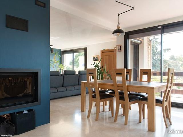 Villa 8 pièces 211 m²