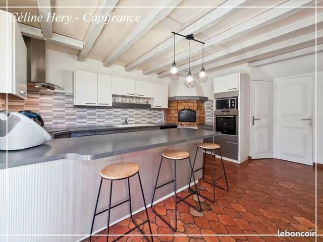 Villa 8 pièces 220 m²