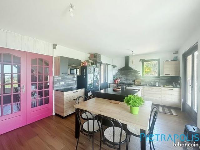 Villa 8 pièces 220 m²