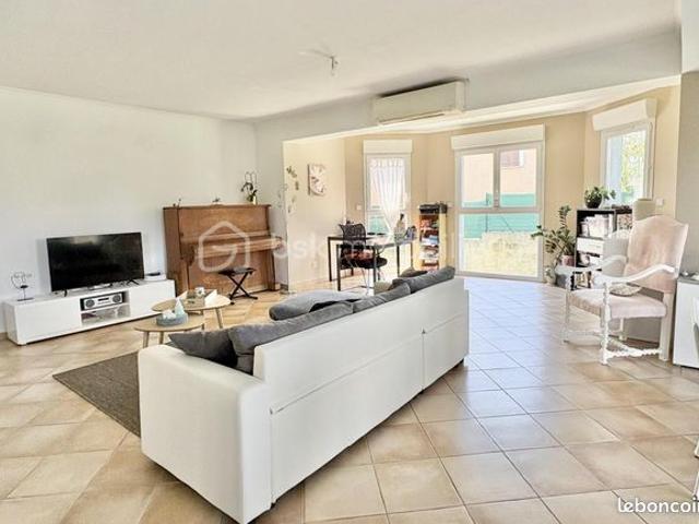 Villa 8 pièces 235 m²