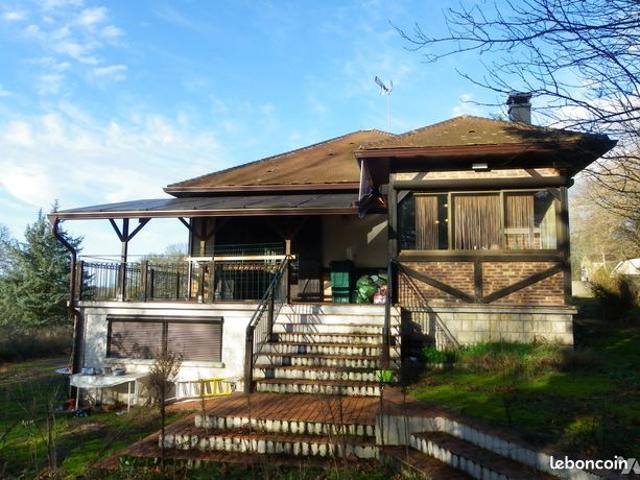 Villa 8 pièces 241 m²
