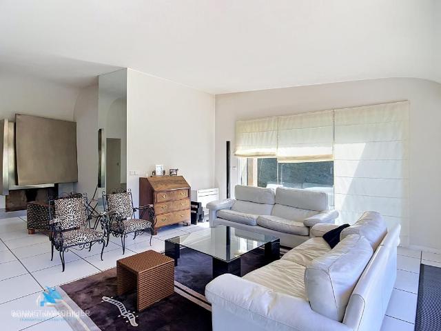 Villa 8 pièces 258 m²