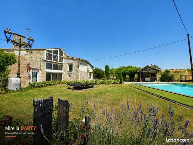 Villa 8 pièces 373 m²