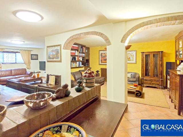 Villa 8 vani 200mq