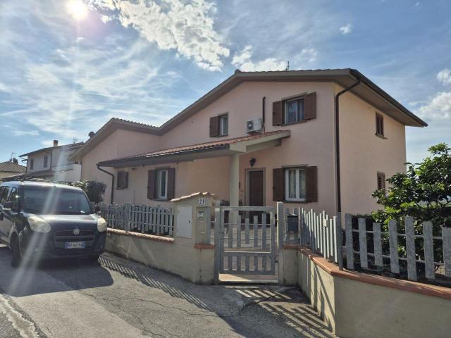 Villa 8 vani 218mq