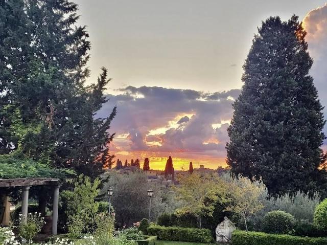 Villa 8 vani 250mq