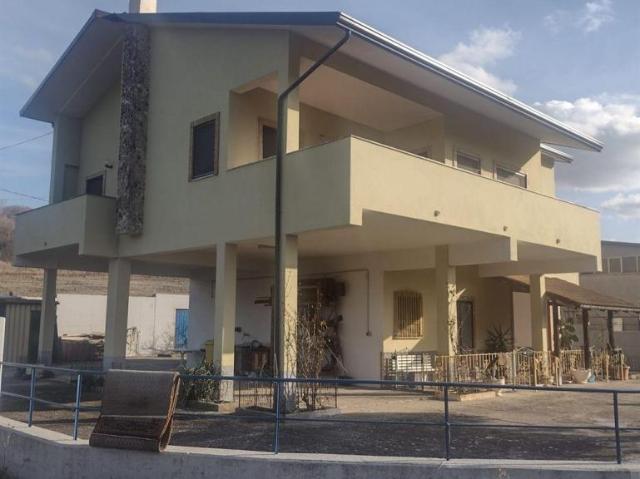 Villa 8 vani 250mq