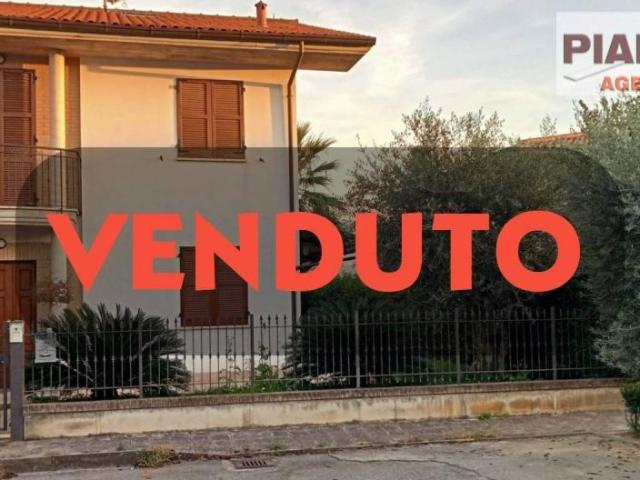 Villa 8 vani 290mq