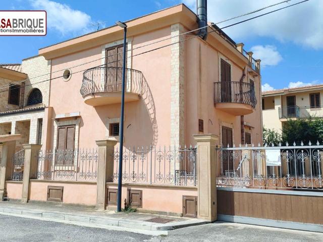 Villa 8 vani 430mq