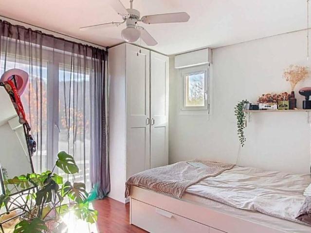 Freistehendes Haus mit einer 3,5 Zimmer Wohnung
