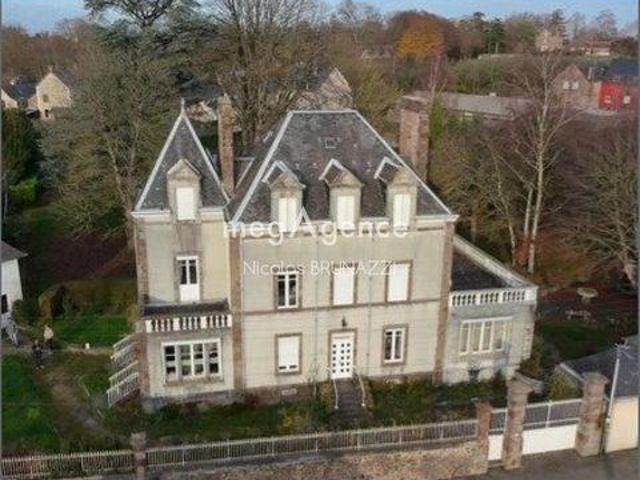 Villa 9 chambres, Ambrieres Pays de la Loire 53300 DLS103218741