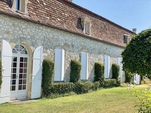 Villa 9 chambres, Bonneville Et Saint Avit De Fumadières Aquitaine 24230 ES96310705
