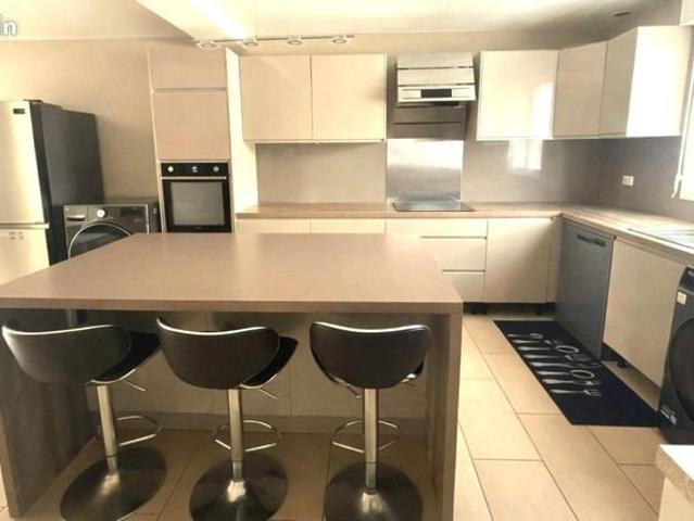 Villa 9 pièces 210 m²