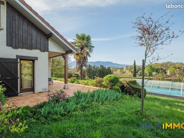 Villa 9 pièces 250 m²