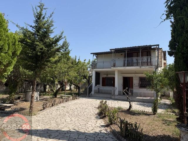 Villa 9 vani 184mq