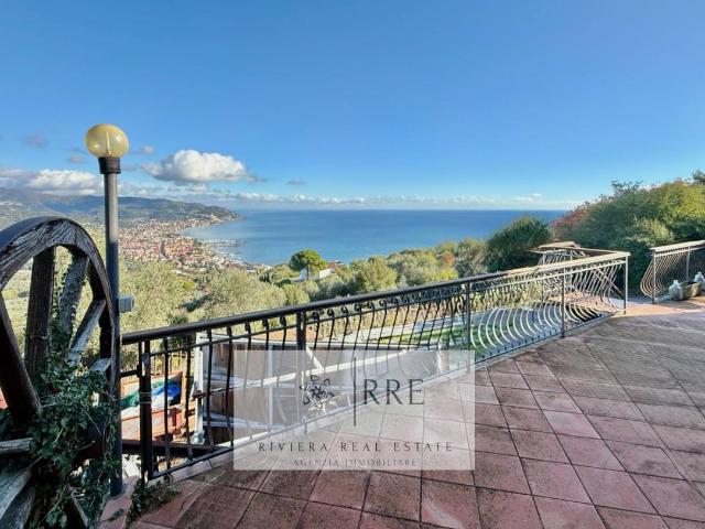 Villa 9 vani 250mq