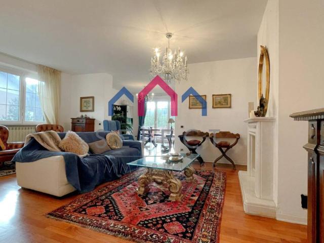 Villa 9 vani 290mq