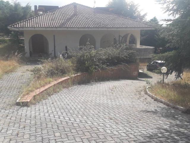Villa 9 vani 390mq