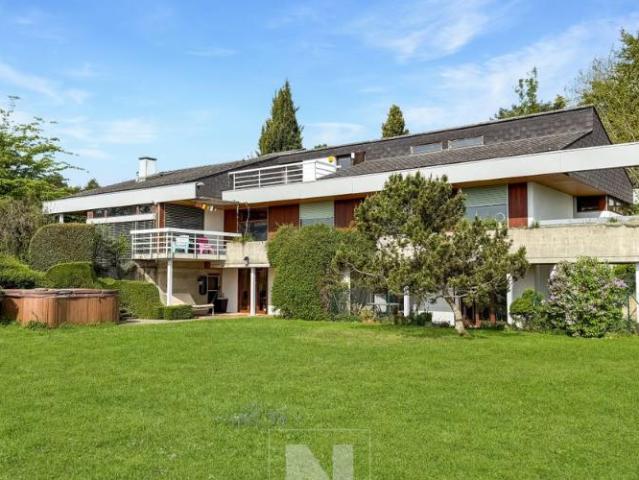 Freistehende Villa zu verkaufen in Denens mit 9 Zimmern 248 m2 Wohnfläche und über 4'000 m2 Grundstück, Seeblick