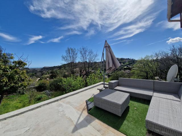 Villa 105 m2 vue mer et village au calme Absolu