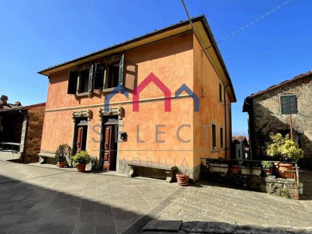 Villa 10 vani 260mq