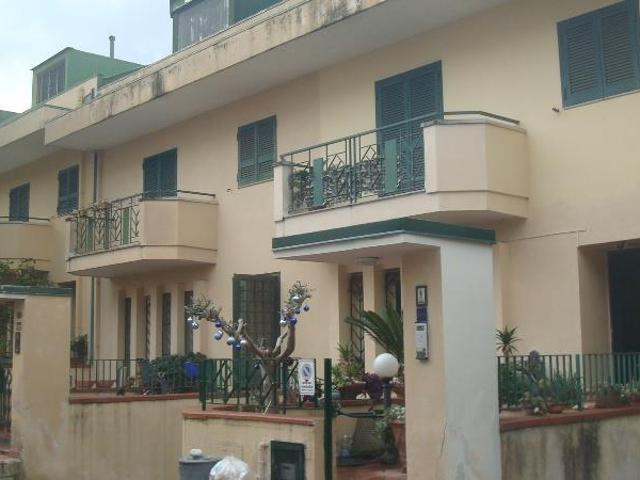Villa 10 vani 200mq