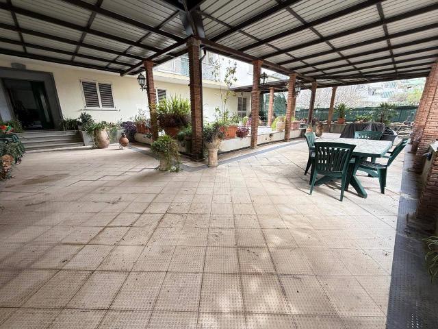 Villa 10 vani 671mq
