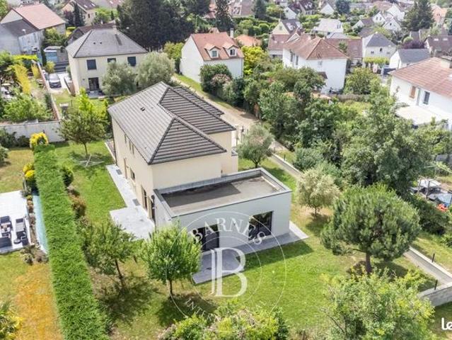 Villa 10 pièces 220 m²