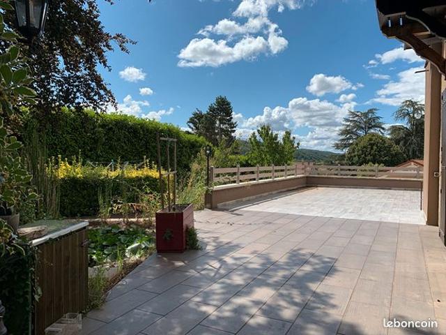 Villa 10 pièces 290 m²