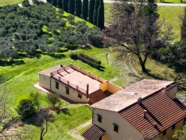 Villa 11 vani 490mq