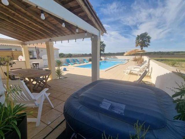 Villa 11 chambres, Le Gicq Poitou 17160 DS100365162