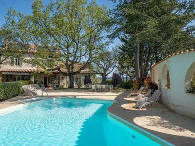 Villa 11 chambres, Rians Provence 83560 DLS101568848