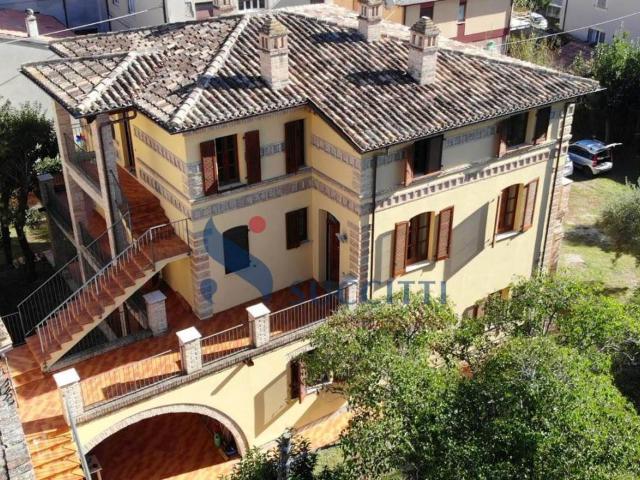Villa 12 vani 400mq