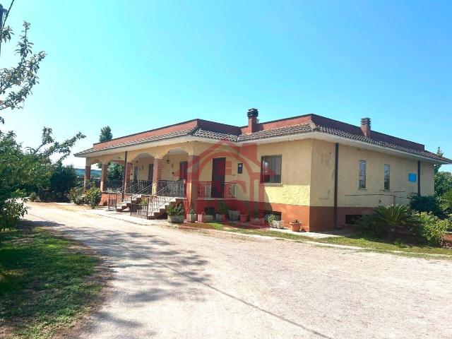 Villa 12 vani 640mq