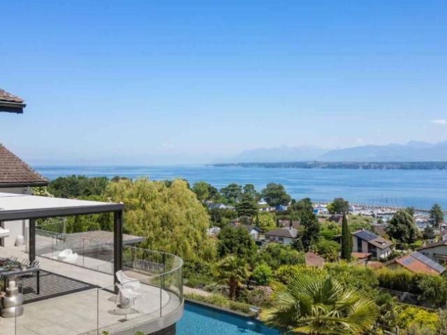 Exklusive Villa mit spektakulärem Blick auf den Genfersee