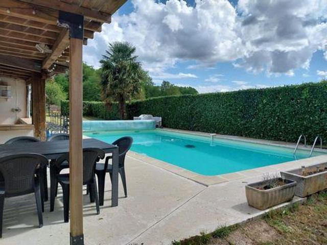 Villa 12 chambres, Saint Poitou 17800 DS99027247