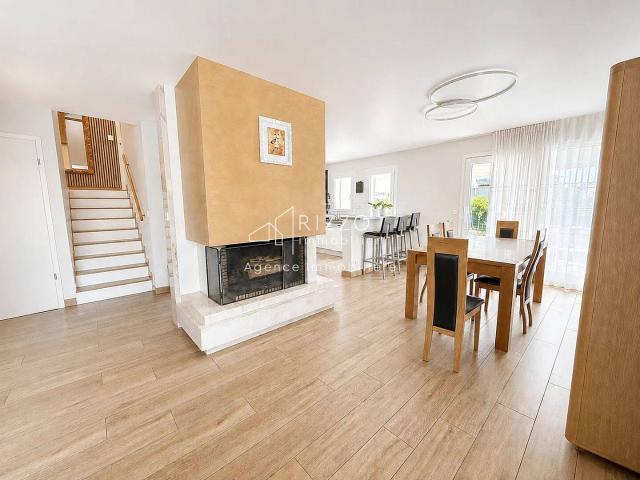 Villa 137 m² avec piscine chauffée, Ornex, meublée