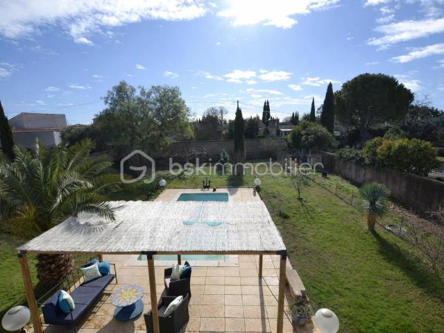 Villa 139 m2 4 chambres piscine garage