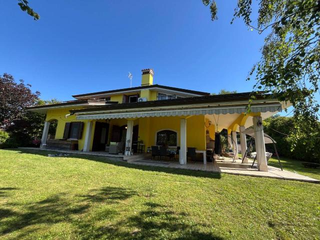 Villa 14 vani 535mq