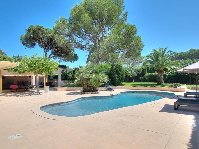 Villa 154 M2 4 Chambres, Valescure Piscine Au Pied De L'est. 154m² Saint Raphaël