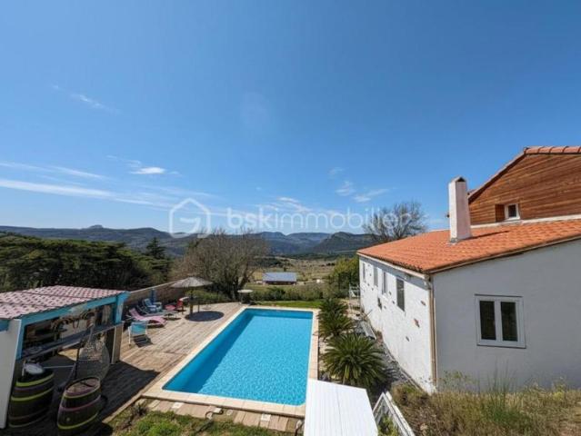 VILLA 155M² AVEC PISCINE APPARTEMENT INDEPENDANT 35M²